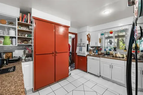 6005 SW 64th Place South Miami FL 33143