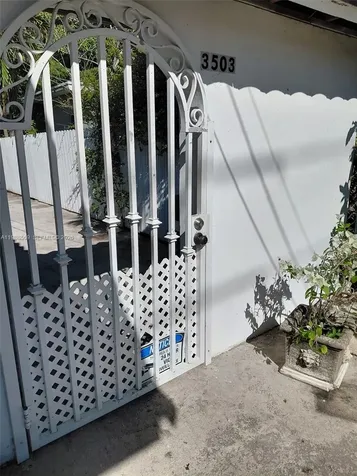 3503 SW 24th Street Miami FL 33145