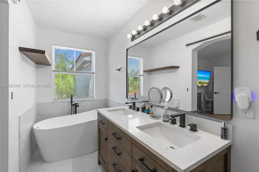 1120 Canella Lane Hollywood FL 33019