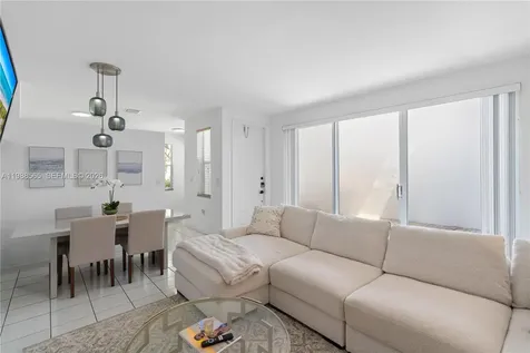 1120 Canella Lane Hollywood FL 33019