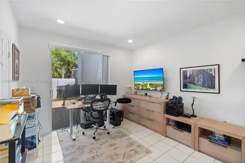 1120 Canella Lane Hollywood FL 33019