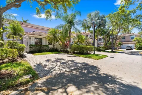 1120 Canella Lane Hollywood FL 33019