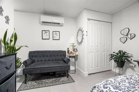 7695 NW 178th Terrace Hialeah FL 33015