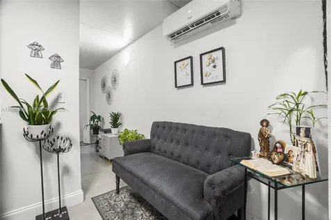7695 NW 178th Terrace Hialeah FL 33015