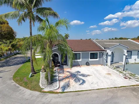 7695 NW 178th Terrace Hialeah FL 33015