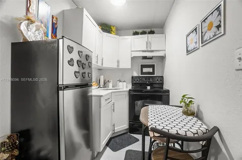 7695 NW 178th Terrace Hialeah FL 33015
