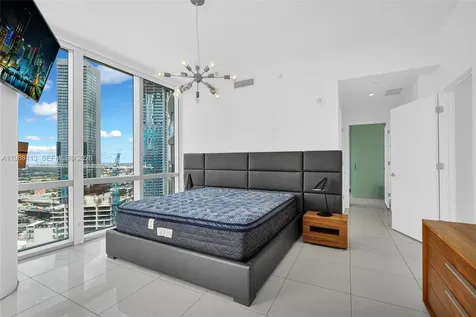 851 NE 1st Avenue Miami FL 33132