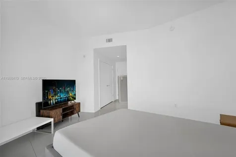 851 NE 1st Avenue Miami FL 33132