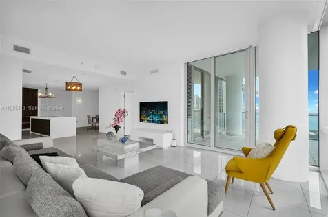 851 NE 1st Avenue Miami FL 33132