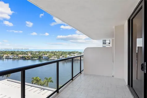 19667 Turnberry Way Aventura FL 33180