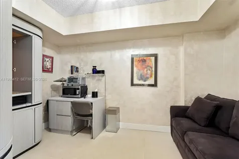 19667 Turnberry Way Aventura FL 33180