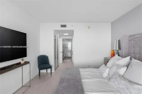 335 S Biscayne Miami FL 33131