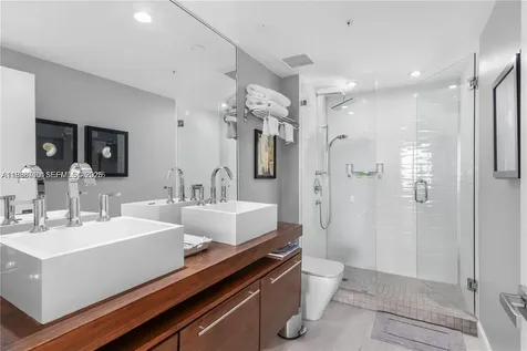 335 S Biscayne Miami FL 33131
