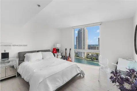 335 S Biscayne Miami FL 33131