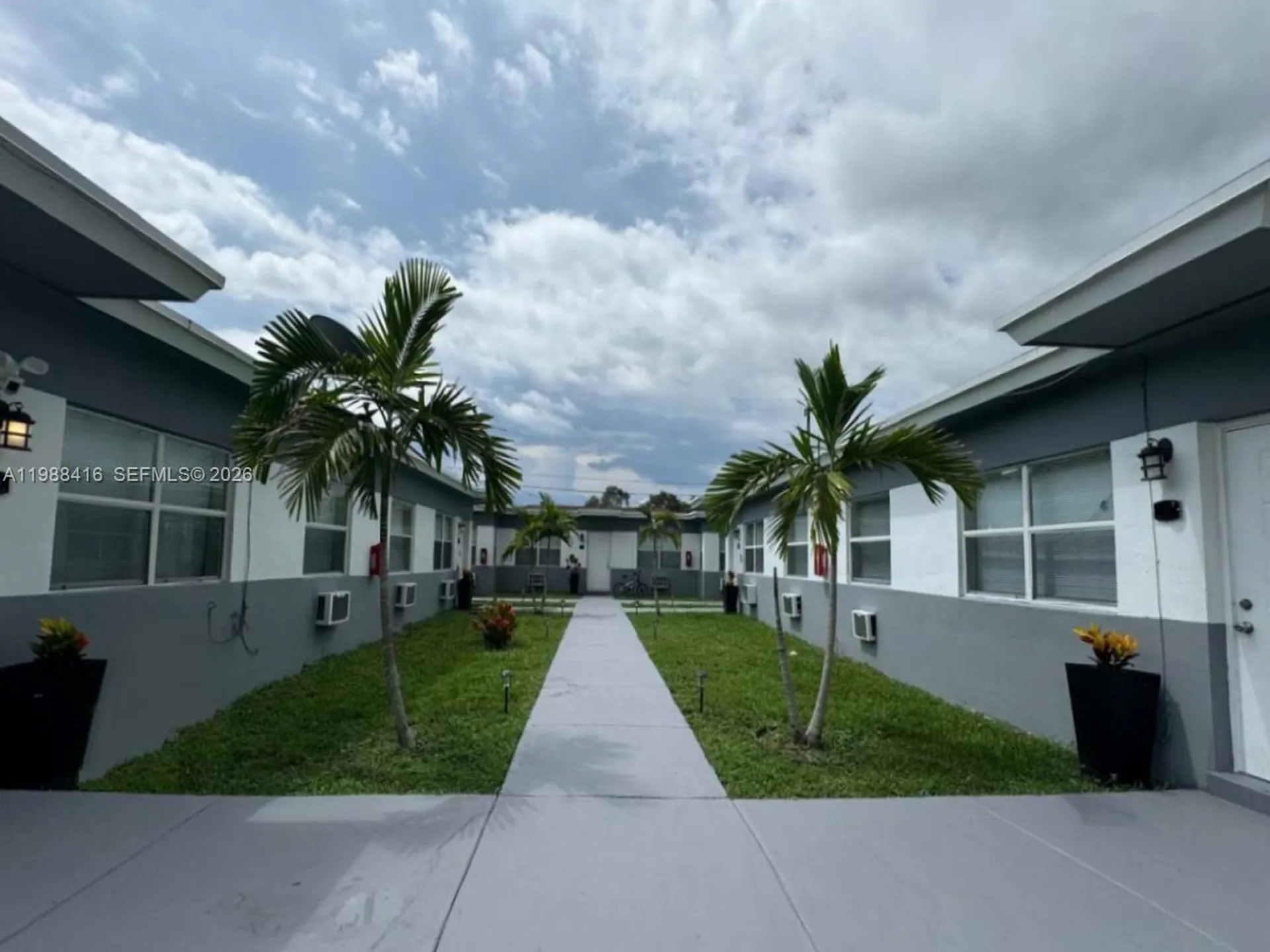 2300 Douglas Street Hollywood FL 33020