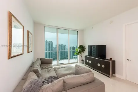 55 SE 6th Street Miami FL 33131