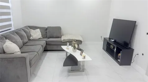 3318 W 106th Terrace Hialeah FL 33018