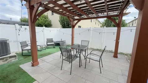 3318 W 106th Terrace Hialeah FL 33018