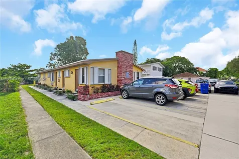 923 N 16th Court Hollywood FL 33020