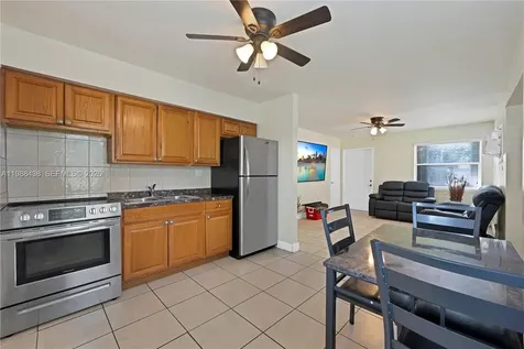 923 N 16th Court Hollywood FL 33020