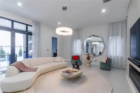 8115 NW 48th Terrace Doral FL 33166
