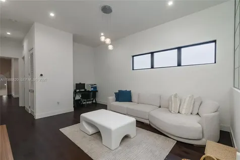 8115 NW 48th Terrace Doral FL 33166