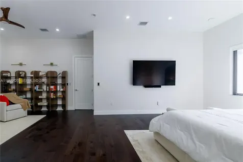 8115 NW 48th Terrace Doral FL 33166