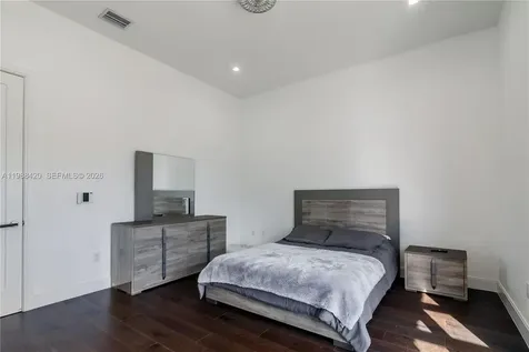 8115 NW 48th Terrace Doral FL 33166