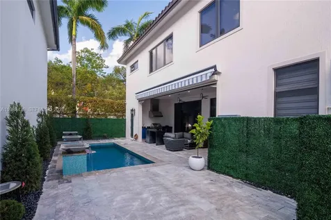 8115 NW 48th Terrace Doral FL 33166