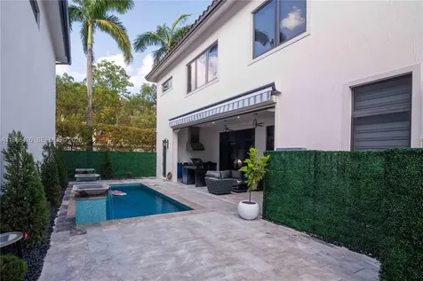 8115 NW 48th Terrace Doral FL 33166