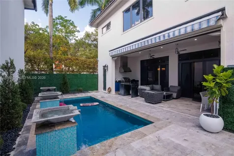 8115 NW 48th Terrace Doral FL 33166