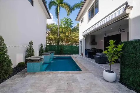 8115 NW 48th Terrace Doral FL 33166