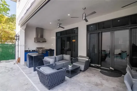 8115 NW 48th Terrace Doral FL 33166