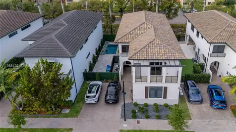 8115 NW 48th Terrace Doral FL 33166