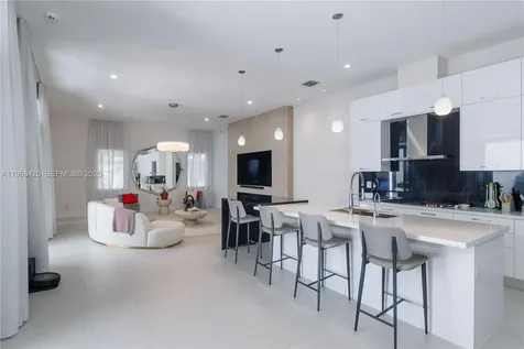 8115 NW 48th Terrace Doral FL 33166