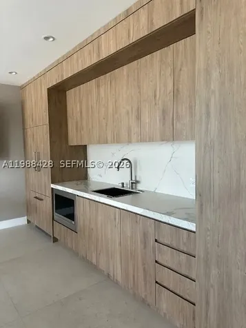 801 N Venetian Drive Miami FL 33139