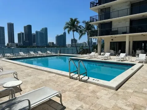 801 N Venetian Drive Miami FL 33139