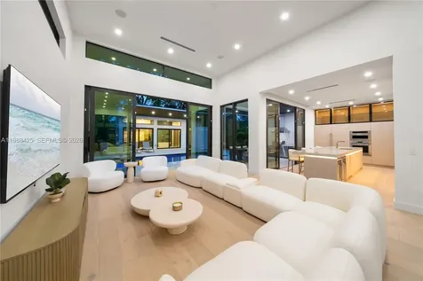 280 NW 47th Street Miami FL 33127