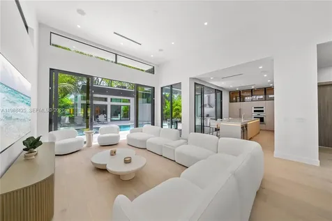 280 NW 47th Street Miami FL 33127