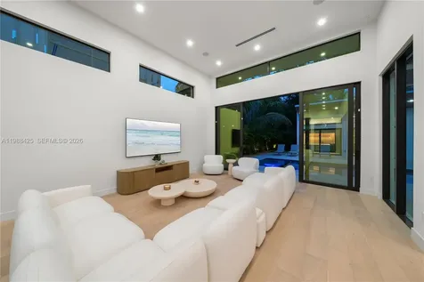 280 NW 47th Street Miami FL 33127