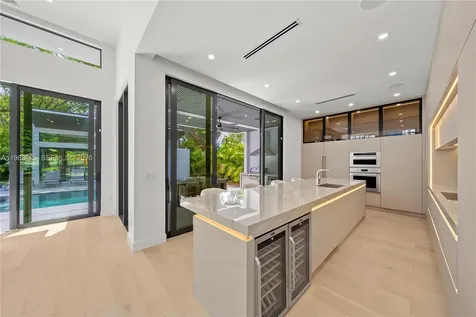280 NW 47th Street Miami FL 33127