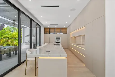 280 NW 47th Street Miami FL 33127