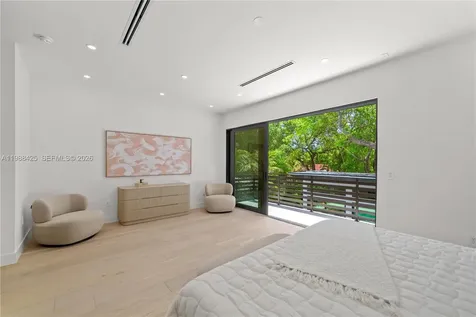 280 NW 47th Street Miami FL 33127