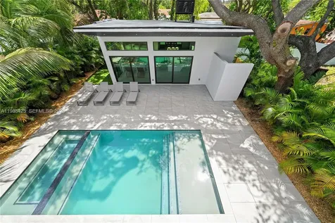 280 NW 47th Street Miami FL 33127
