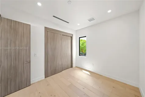 280 NW 47th Street Miami FL 33127