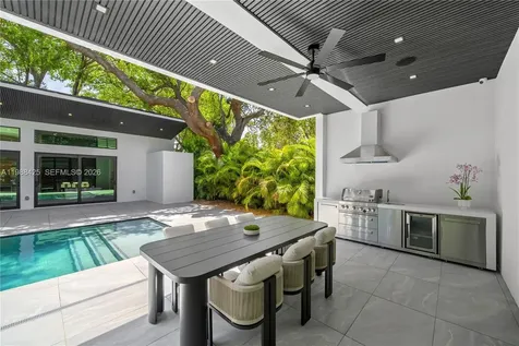 280 NW 47th Street Miami FL 33127