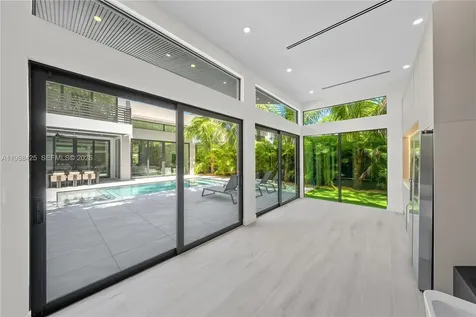 280 NW 47th Street Miami FL 33127