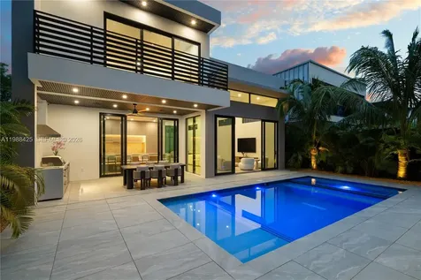 280 NW 47th Street Miami FL 33127