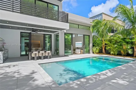 280 NW 47th Street Miami FL 33127