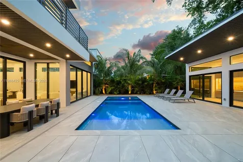 280 NW 47th Street Miami FL 33127